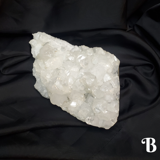 Big Quartz Clusters